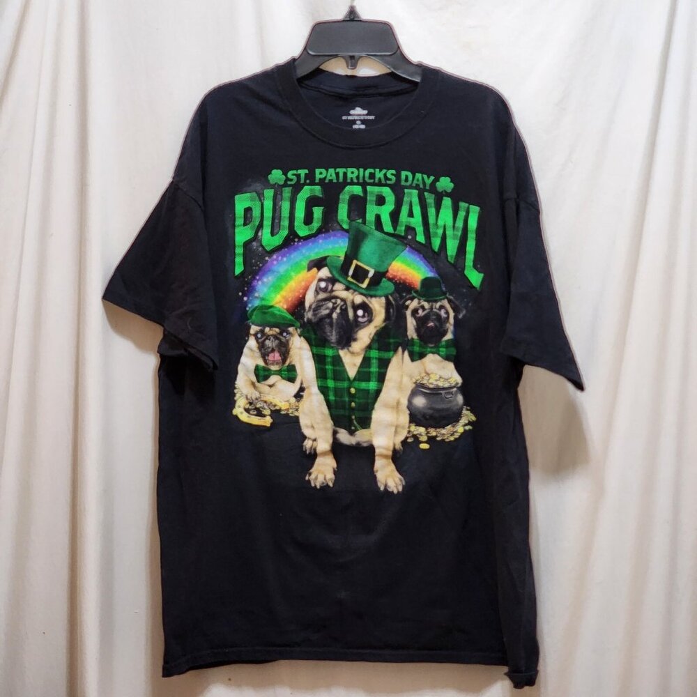Celebrate St. Patrick's Day Pug Crawl Green Plaid Rainbow Dog‎ Black T-Shirt XL